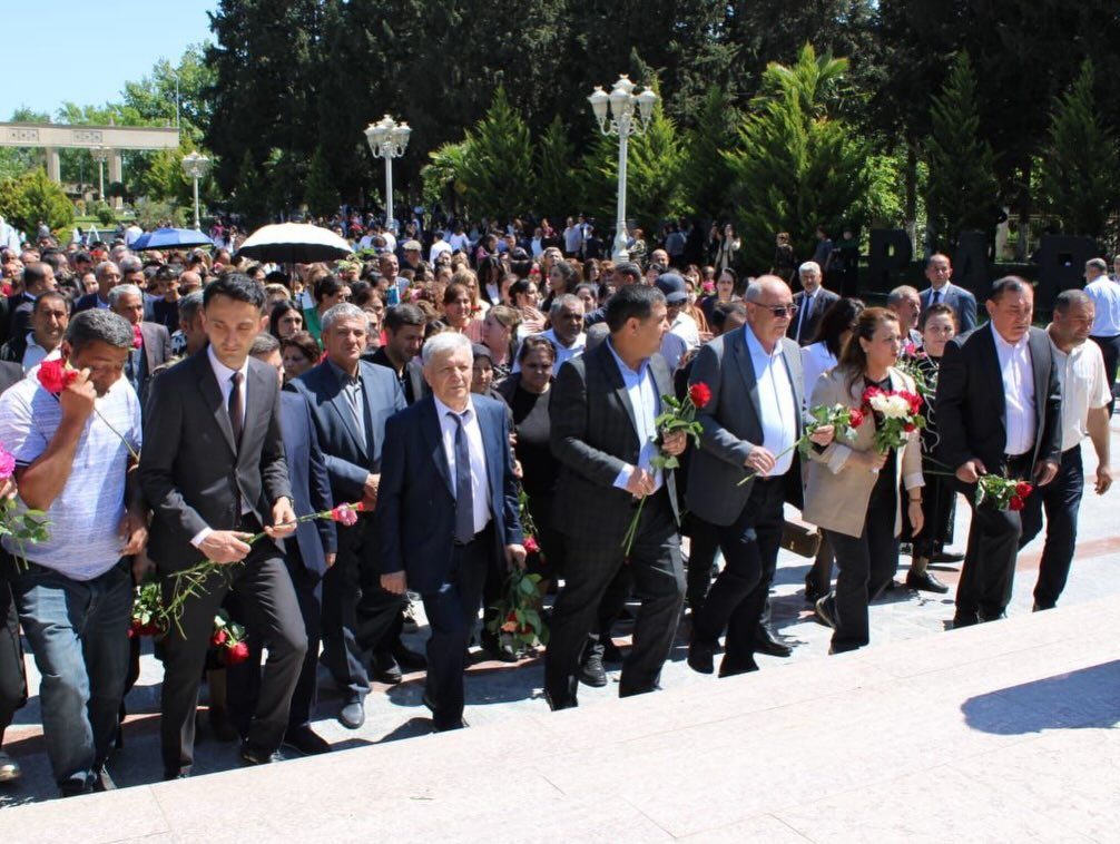 Kürdəmirdə Ümummilli Lider Heydər Əliyevin xatirəsi ehtiramla yad edilib və ağacəkmə aksiyası keçirilib