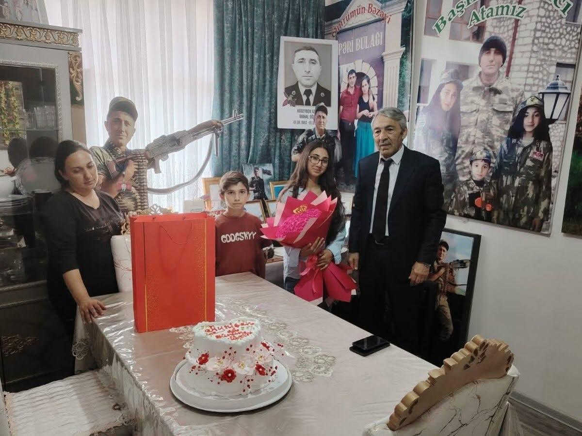 Şəhid Azər Hüseynovun övladı doğum günündə ziyarət olunub