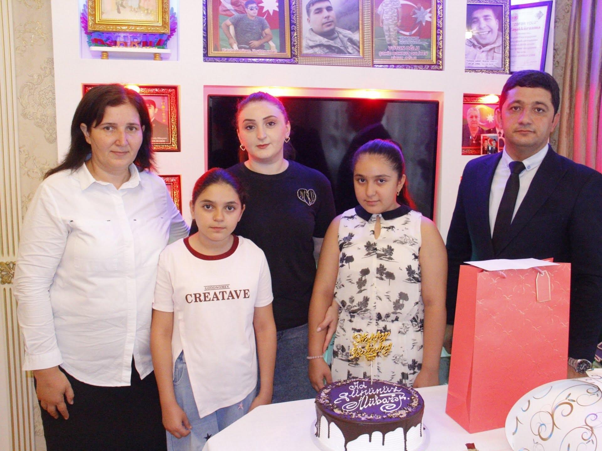 Şəhid Bəhruz Quliyevin qızı doğum günündə ziyarət olunub