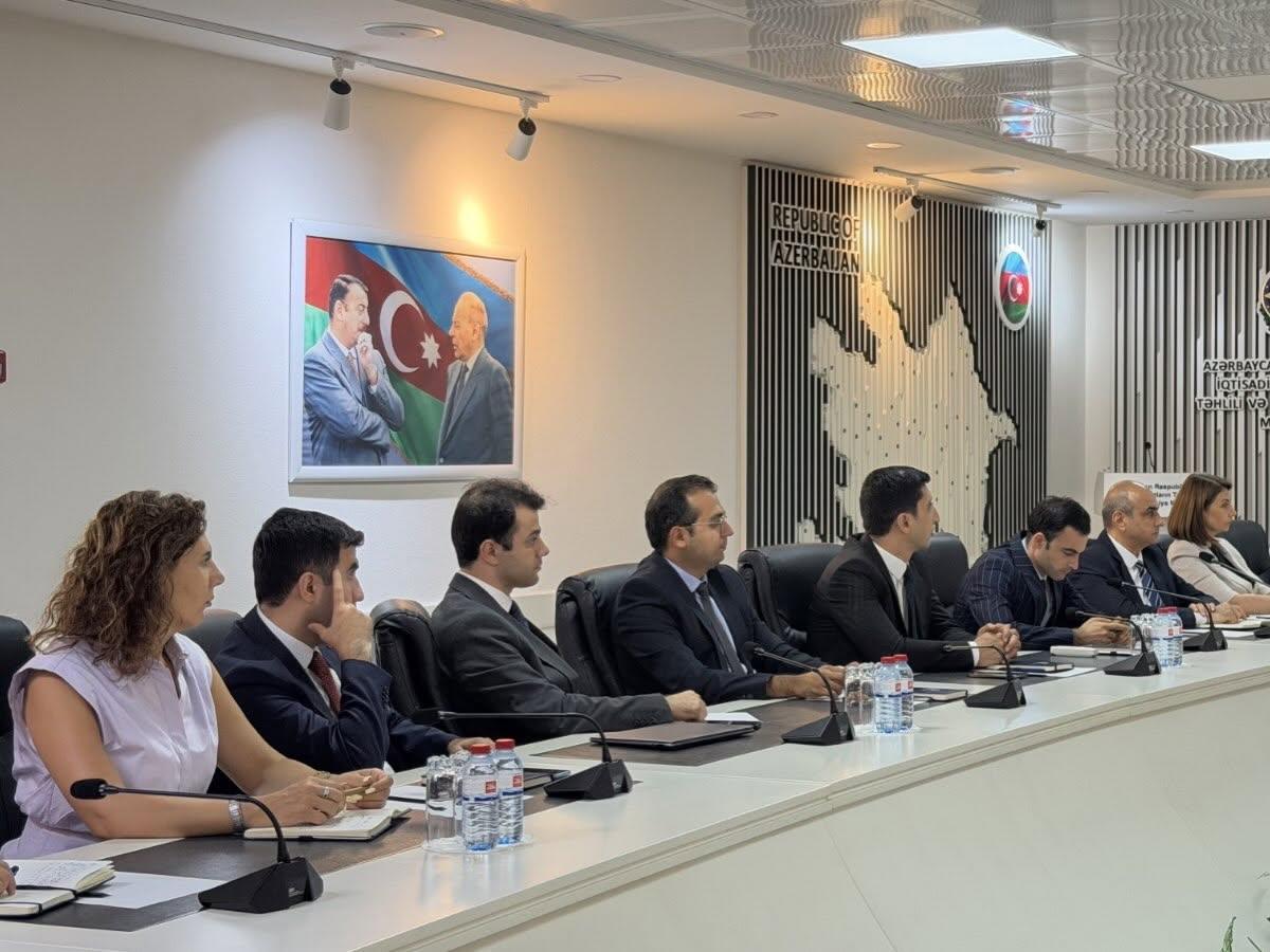 İqtisadi İslahatların Təhlili və Kommunikasiya Mərkəzinin əməkdaşları ilə həmkarlar ittifaqının fəaliyyəti, məqsəd və vəzifələri barədə maarifləndirici görüş keçirilib