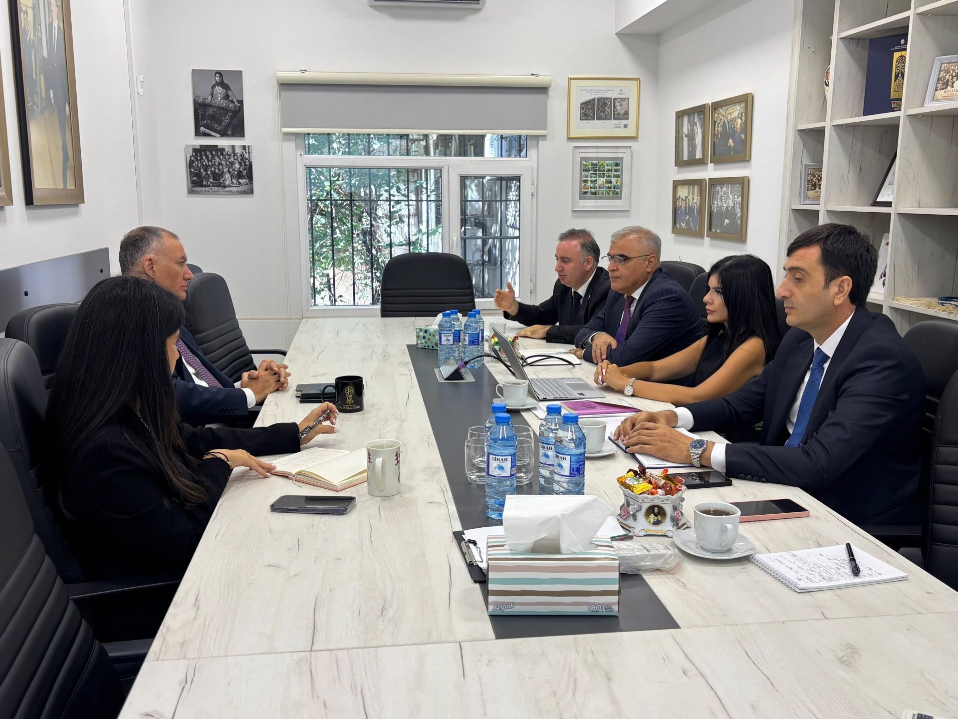"Azərxalça" ASC-nin əməkdaşları ilə həmkarlar ittifaqının fəaliyyətinə həsr olunmuş maarifləndirici görüş keçirilib