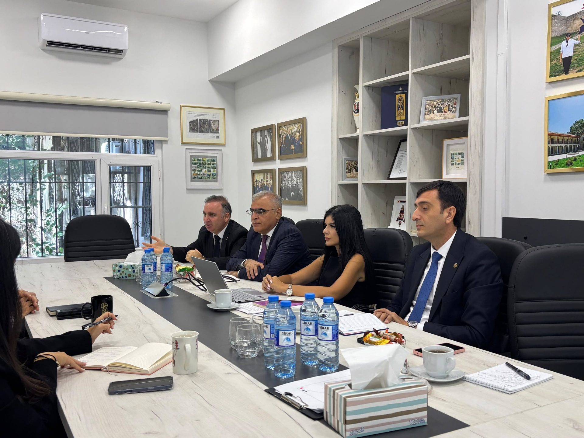 "Azərxalça" ASC-nin əməkdaşları ilə həmkarlar ittifaqının fəaliyyətinə həsr olunmuş maarifləndirici görüş keçirilib