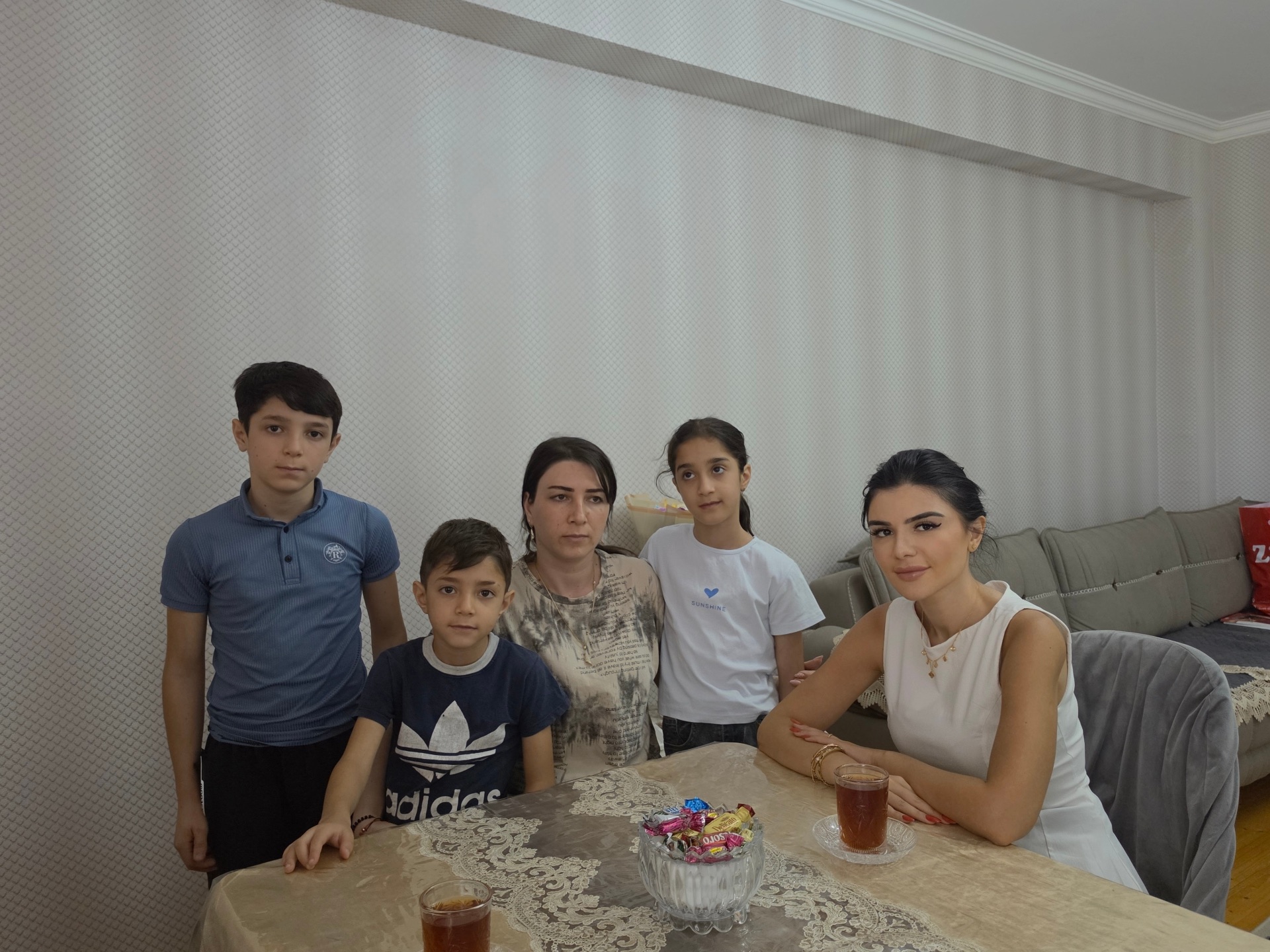 Şəhid Gülalı Qəhrəmanovun övladları Bilik Günü münasibətilə ziyarət olunub