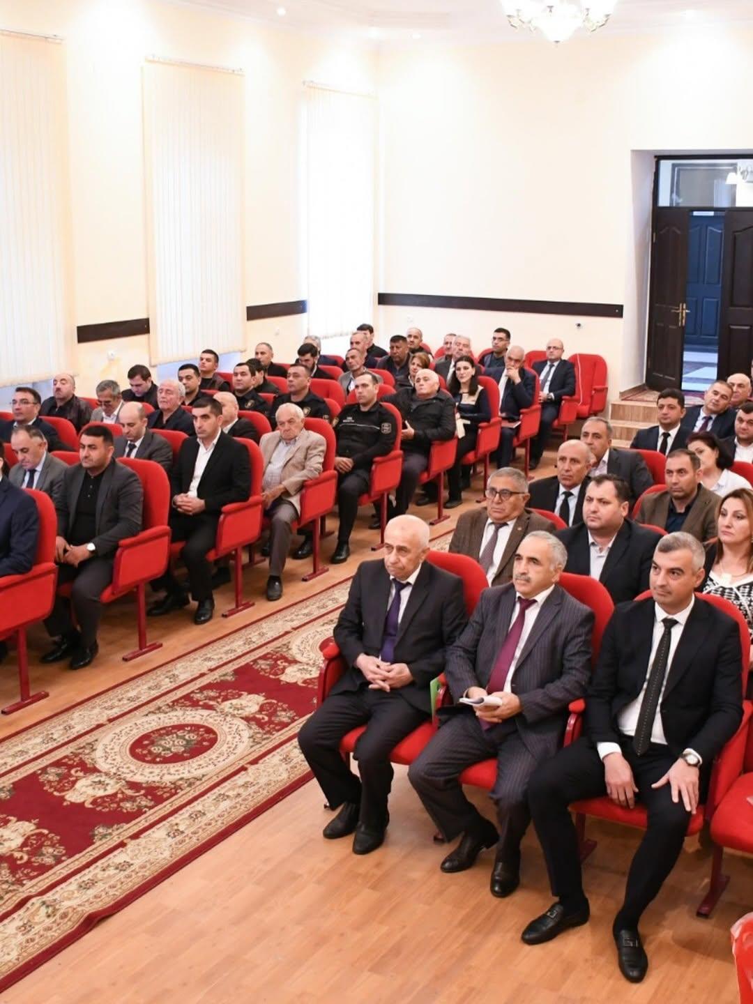 Gəncədə Ümumdünya Layiqli Əmək Gününə həsr olunmuş zona seminarı keçirilib